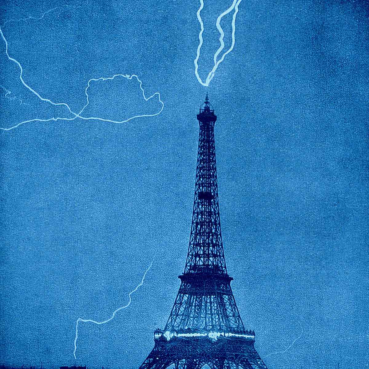 raio na Torre Eiffel