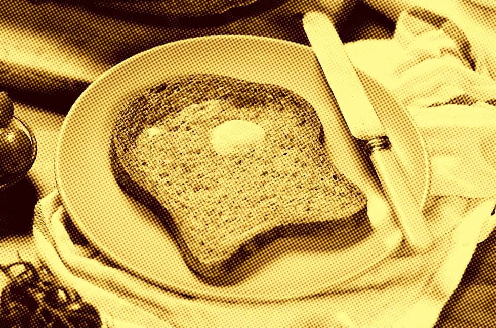 pão integral e manteiga