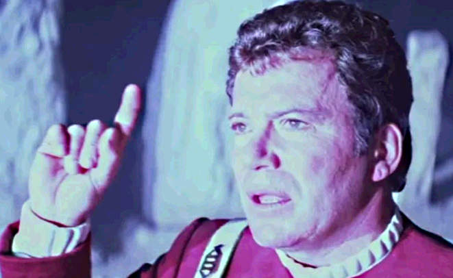 James Kirk interpela Deus