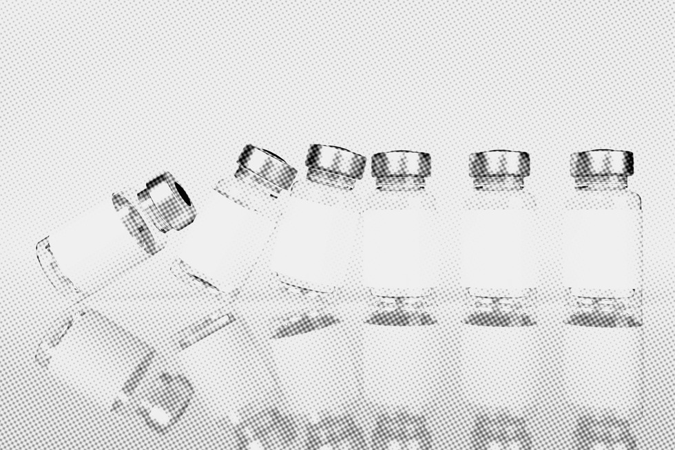 frascos de vacina em efeito dominó