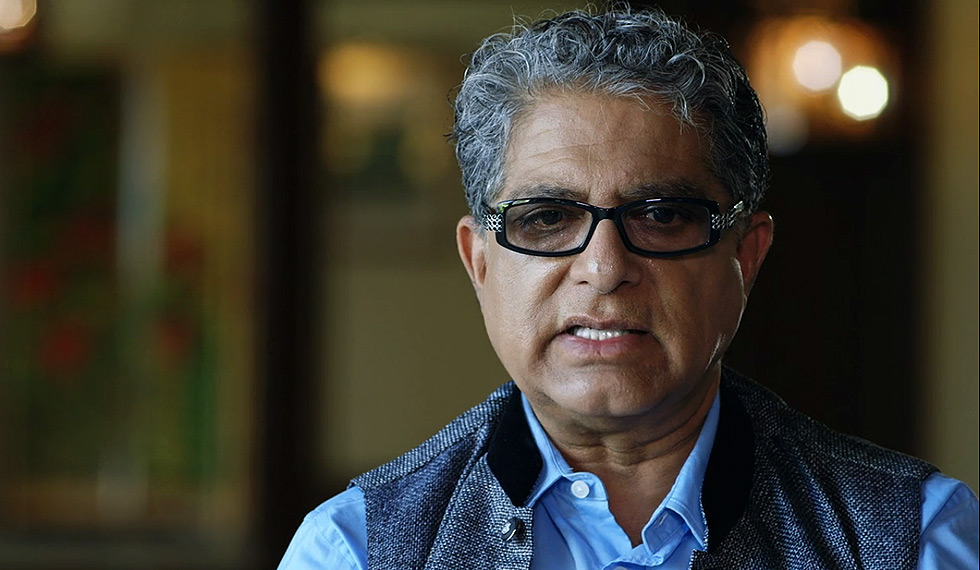 Deepak Chopra, um pouco envelhecido, em "Heal"